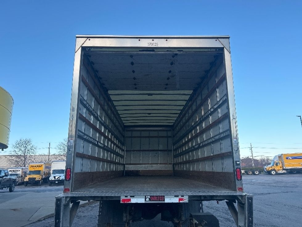 Medium Duty Box Truck-Light and Medium Duty Trucks-International-2021-MV607-Kansas City-MO-136,417\n\t\tmiles-$ 61,250 - Image 8