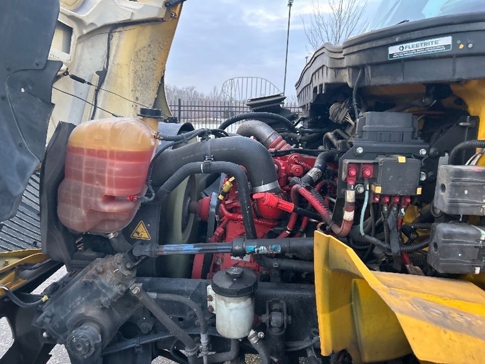 Medium Duty Box Truck-Light and Medium Duty Trucks-International-2021-MV607-Kansas City-MO-167,448\n\t\tmiles-$ 40,750 - Image 22