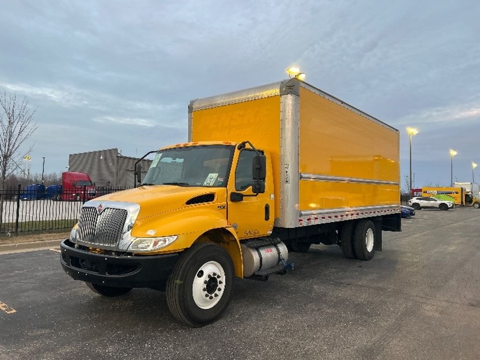 Medium Duty Box Truck-Light and Medium Duty Trucks-International-2021-MV607-Kansas City-MO-167,448\n\t\tmiles-$ 40,750 - Image 3