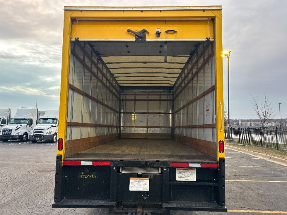 Medium Duty Box Truck-Light and Medium Duty Trucks-International-2021-MV607-Kansas City-MO-167,448\n\t\tmiles-$ 40,750 - Image 8
