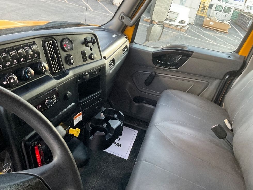 Medium Duty Box Truck-Light and Medium Duty Trucks-International-2021-MV607-Kansas City-MO-188,237\n\t\tmiles-$ 37,750 - Image 18