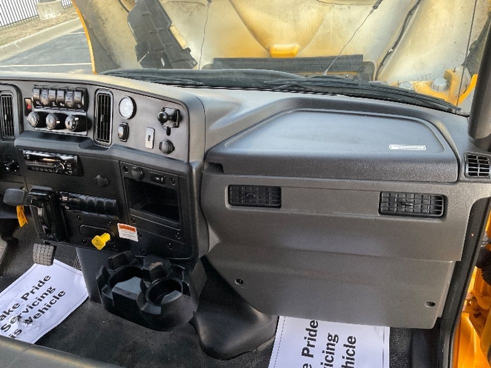 Medium Duty Box Truck-Light and Medium Duty Trucks-International-2021-MV607-Kansas City-MO-188,237\n\t\tmiles-$ 37,750 - Image 20