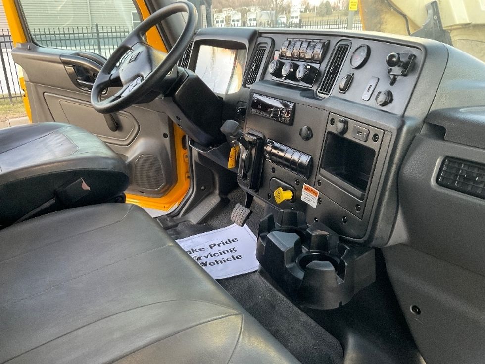 Medium Duty Box Truck-Light and Medium Duty Trucks-International-2021-MV607-Kansas City-MO-188,237\n\t\tmiles-$ 37,750 - Image 21