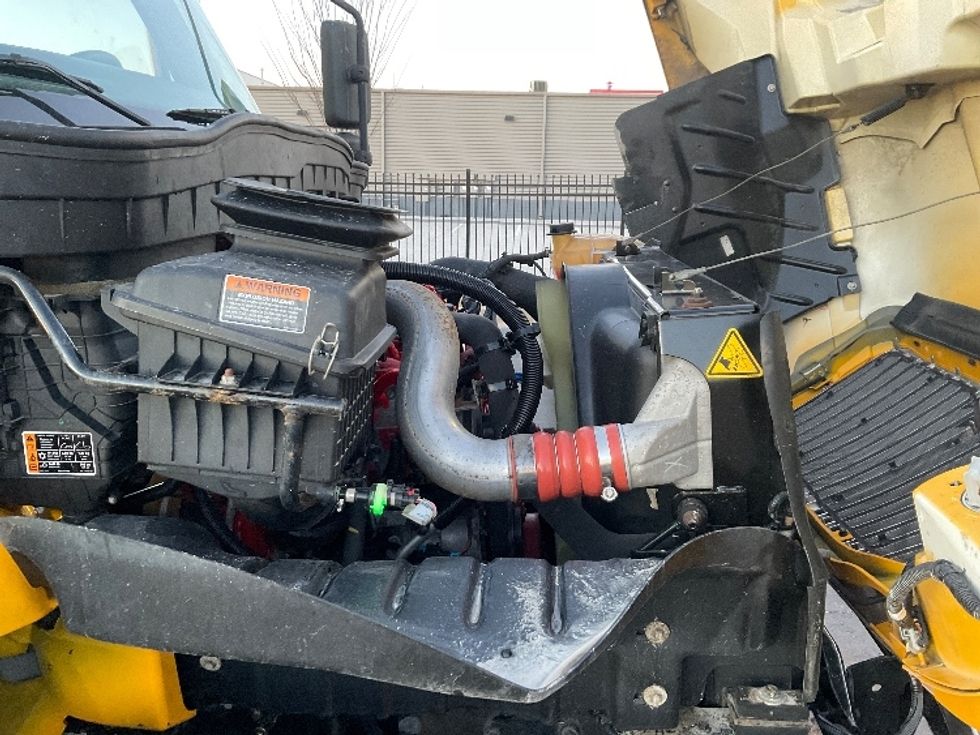 Medium Duty Box Truck-Light and Medium Duty Trucks-International-2021-MV607-Kansas City-MO-188,237\n\t\tmiles-$ 37,750 - Image 22