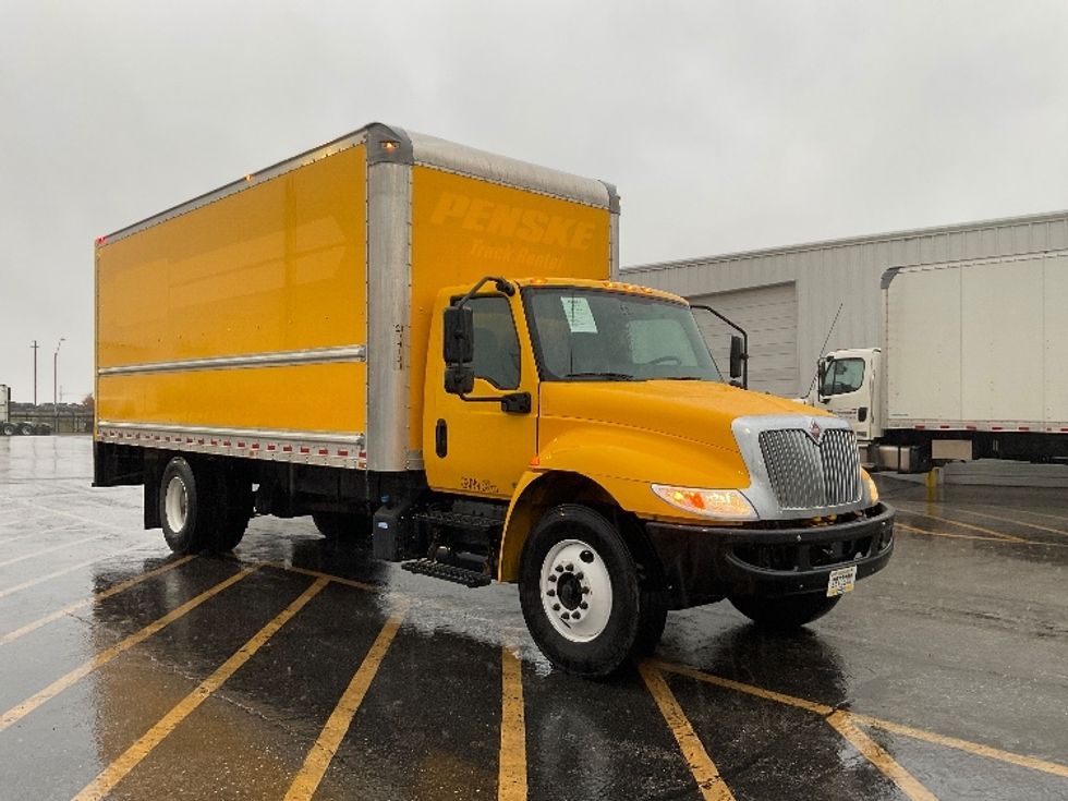 Medium Duty Box Truck-Light and Medium Duty Trucks-International-2021-MV607-Kansas City-MO-188,681\n\t\tmiles-$ 37,750 - Image 1
