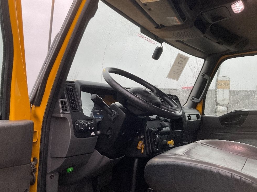 Medium Duty Box Truck-Light and Medium Duty Trucks-International-2021-MV607-Kansas City-MO-188,681\n\t\tmiles-$ 37,750 - Image 15