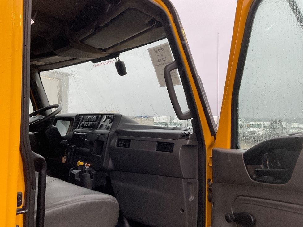 Medium Duty Box Truck-Light and Medium Duty Trucks-International-2021-MV607-Kansas City-MO-188,681\n\t\tmiles-$ 37,750 - Image 19