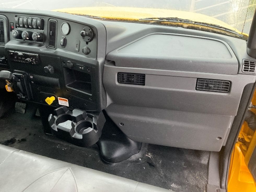 Medium Duty Box Truck-Light and Medium Duty Trucks-International-2021-MV607-Kansas City-MO-188,681\n\t\tmiles-$ 37,750 - Image 20