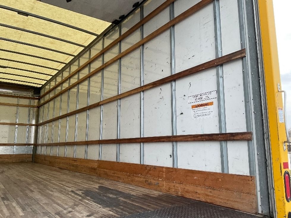Medium Duty Box Truck-Light and Medium Duty Trucks-International-2021-MV607-Kansas City-MO-190,632\n\t\tmiles-$ 43,750 - Image 12