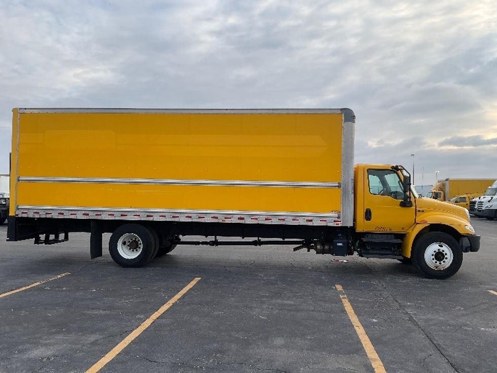 Medium Duty Box Truck-Light and Medium Duty Trucks-International-2021-MV607-Kansas City-MO-190,632\n\t\tmiles-$ 43,750 - Image 15