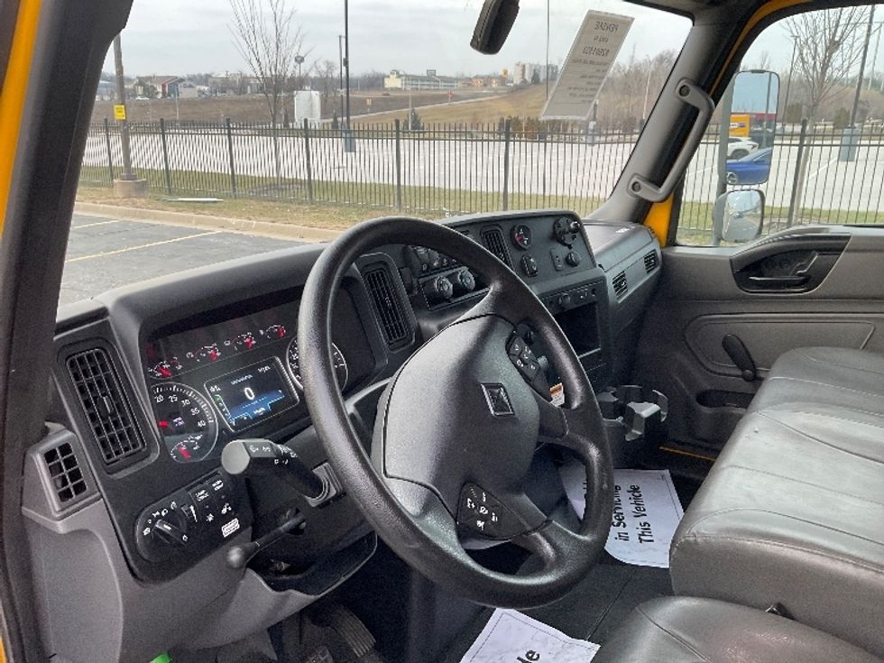 Medium Duty Box Truck-Light and Medium Duty Trucks-International-2021-MV607-Kansas City-MO-190,632\n\t\tmiles-$ 43,750 - Image 17