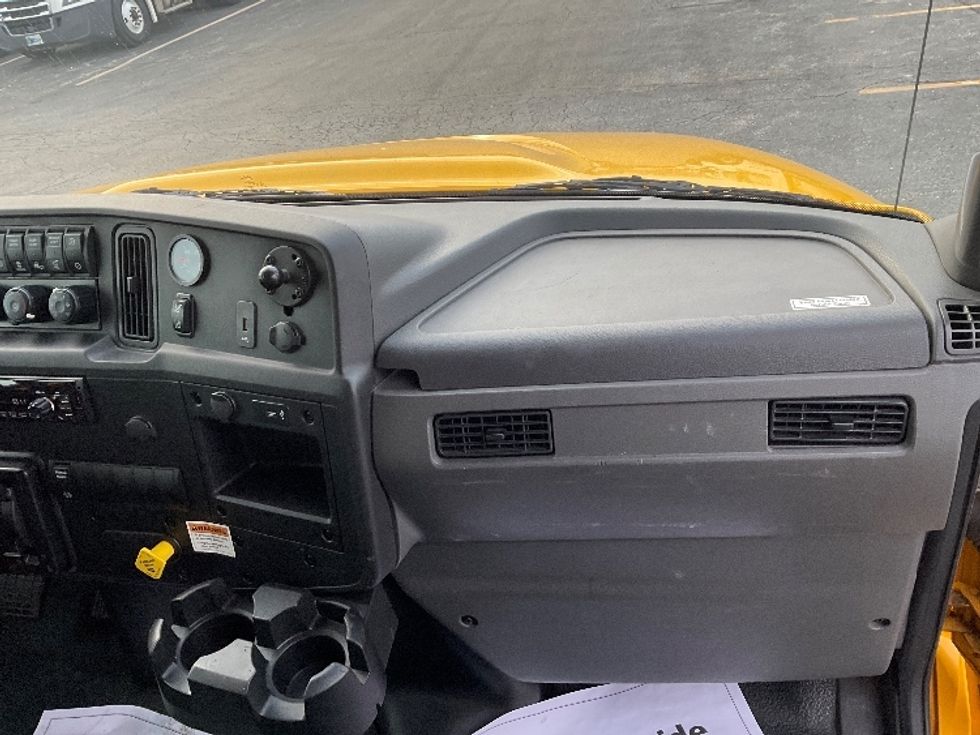 Medium Duty Box Truck-Light and Medium Duty Trucks-International-2021-MV607-Kansas City-MO-190,632\n\t\tmiles-$ 43,750 - Image 21