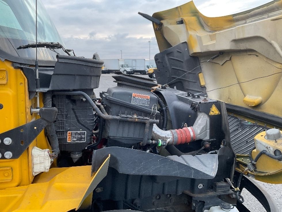 Medium Duty Box Truck-Light and Medium Duty Trucks-International-2021-MV607-Kansas City-MO-190,632\n\t\tmiles-$ 43,750 - Image 23