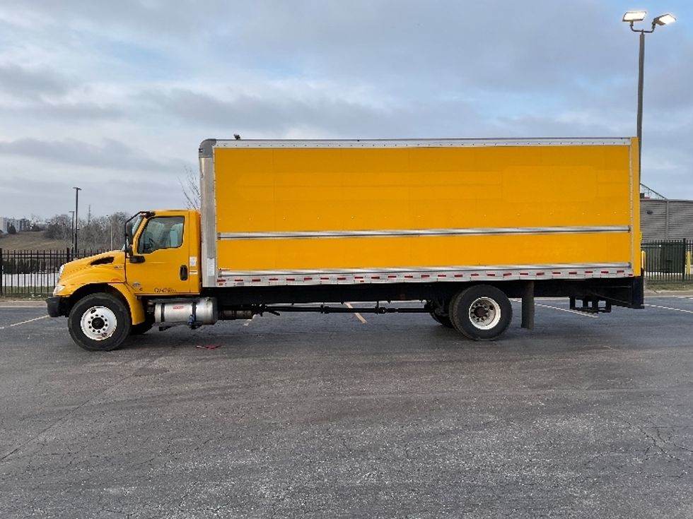 Medium Duty Box Truck-Light and Medium Duty Trucks-International-2021-MV607-Kansas City-MO-190,632\n\t\tmiles-$ 43,750 - Image 4