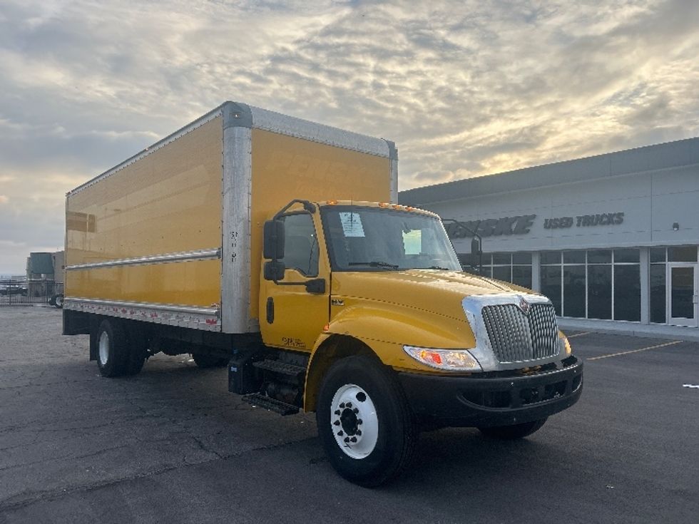 Medium Duty Box Truck-Light and Medium Duty Trucks-International-2021-MV607-Kansas City-MO-196,415\n\t\tmiles-$ 42,750 - Image 1