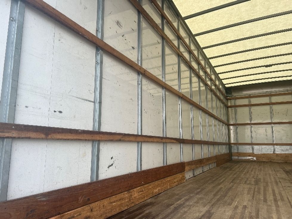 Medium Duty Box Truck-Light and Medium Duty Trucks-International-2021-MV607-Kansas City-MO-196,415\n\t\tmiles-$ 42,750 - Image 10