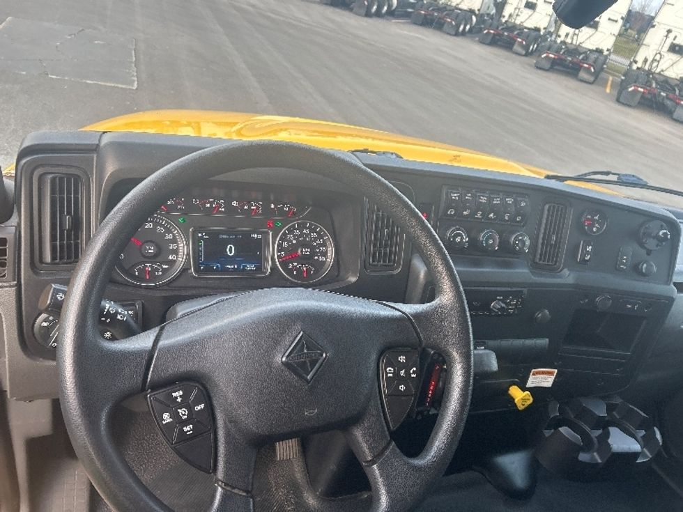 Medium Duty Box Truck-Light and Medium Duty Trucks-International-2021-MV607-Kansas City-MO-196,415\n\t\tmiles-$ 42,750 - Image 16