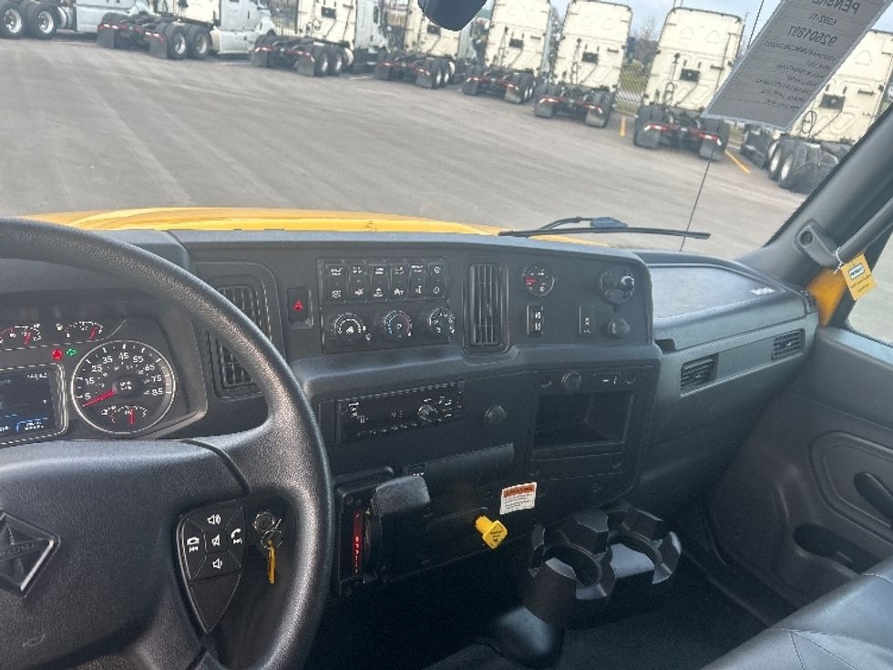 Medium Duty Box Truck-Light and Medium Duty Trucks-International-2021-MV607-Kansas City-MO-196,415\n\t\tmiles-$ 42,750 - Image 17