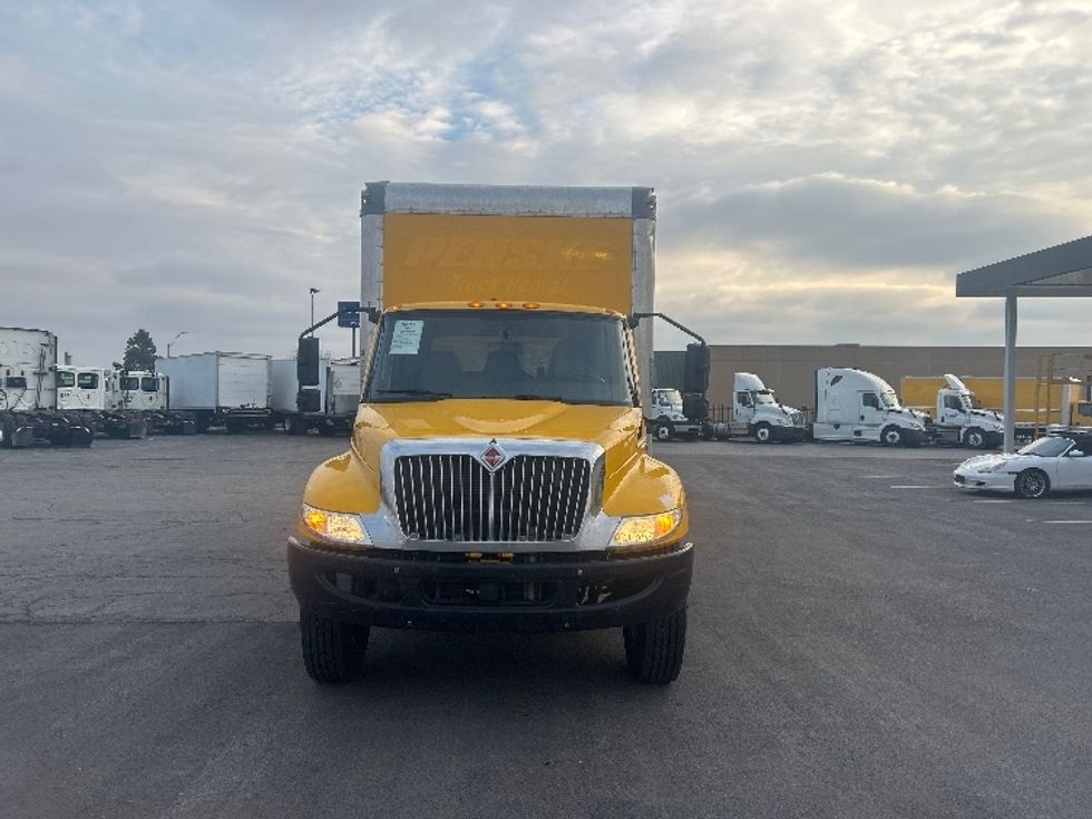 Medium Duty Box Truck-Light and Medium Duty Trucks-International-2021-MV607-Kansas City-MO-196,415\n\t\tmiles-$ 42,750 - Image 2