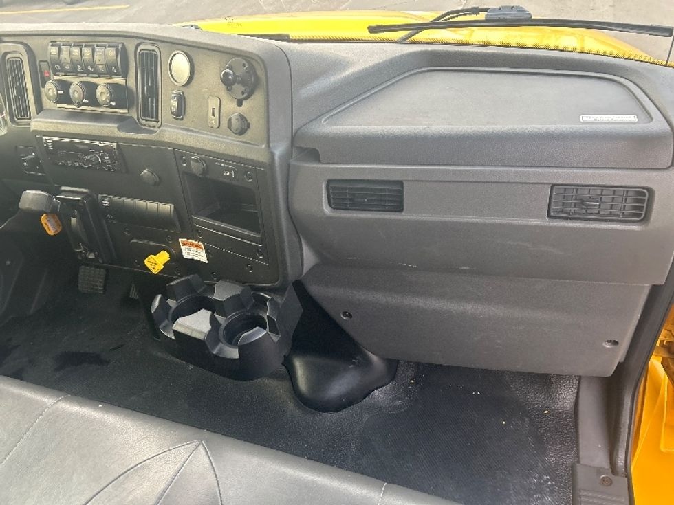 Medium Duty Box Truck-Light and Medium Duty Trucks-International-2021-MV607-Kansas City-MO-196,415\n\t\tmiles-$ 42,750 - Image 20