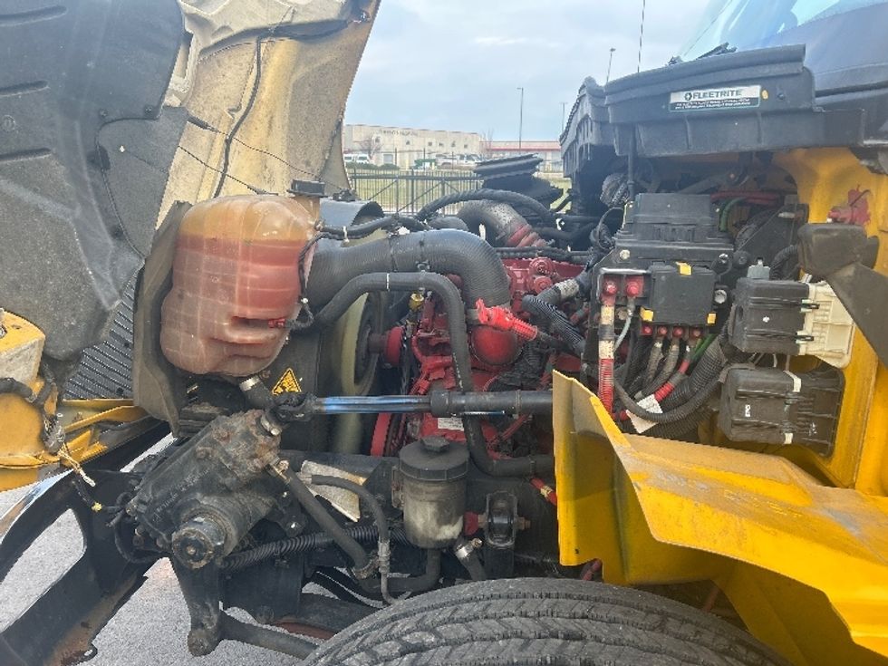 Medium Duty Box Truck-Light and Medium Duty Trucks-International-2021-MV607-Kansas City-MO-196,415\n\t\tmiles-$ 42,750 - Image 22