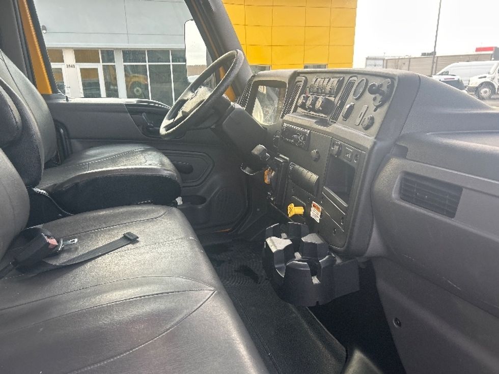Medium Duty Box Truck-Light and Medium Duty Trucks-International-2021-MV607-Kansas City-MO-196,415\n\t\tmiles-$ 42,750 - Image 21