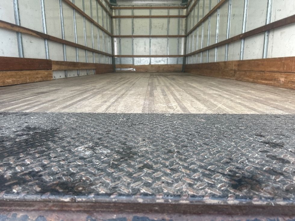 Medium Duty Box Truck-Light and Medium Duty Trucks-International-2021-MV607-Kansas City-MO-196,415\n\t\tmiles-$ 42,750 - Image 9