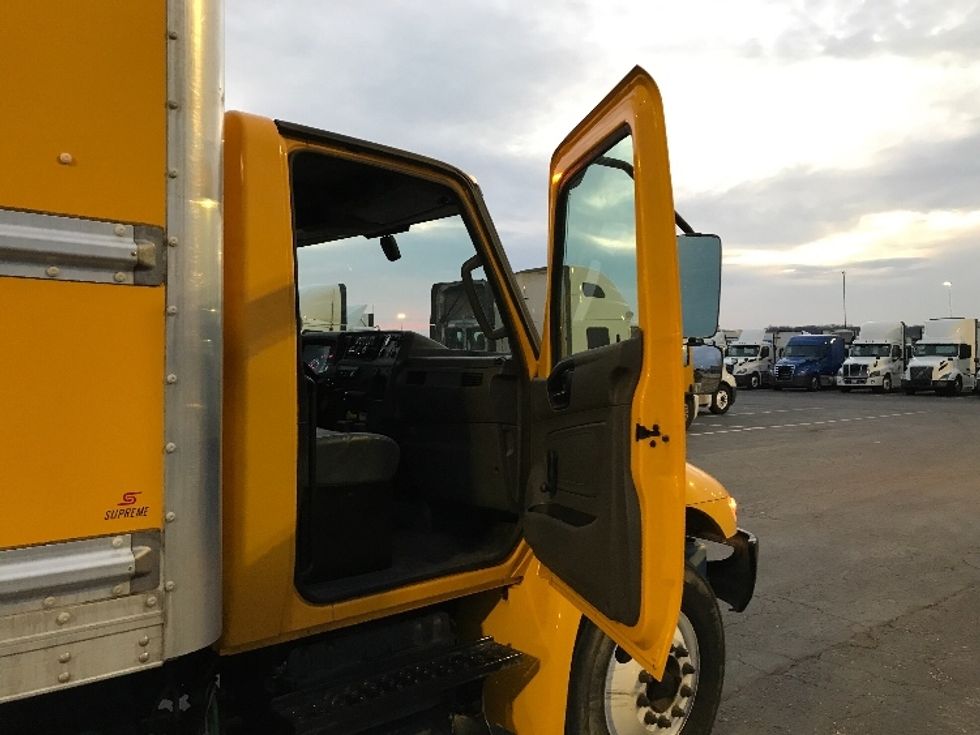 Medium Duty Box Truck-Light and Medium Duty Trucks-International-2021-MV607-Kansas City-MO-196,906\n\t\tmiles-$ 42,750 - Image 20