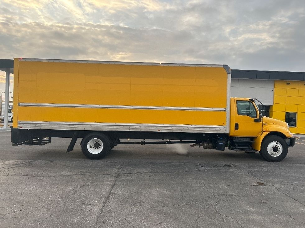 Medium Duty Box Truck-Light and Medium Duty Trucks-International-2021-MV607-Kansas City-MO-217,435\n\t\tmiles-$ 39,750 - Image 14