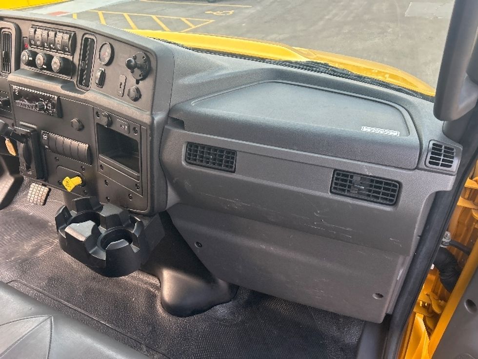 Medium Duty Box Truck-Light and Medium Duty Trucks-International-2021-MV607-Kansas City-MO-217,435\n\t\tmiles-$ 39,750 - Image 20