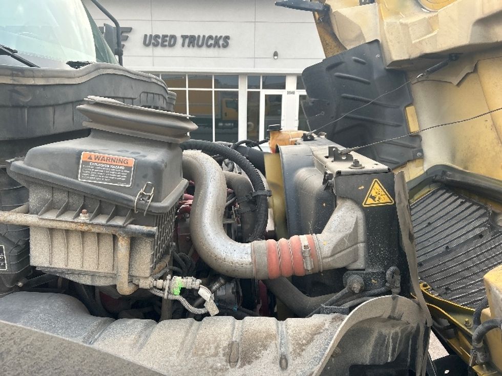 Medium Duty Box Truck-Light and Medium Duty Trucks-International-2021-MV607-Kansas City-MO-217,435\n\t\tmiles-$ 39,750 - Image 22