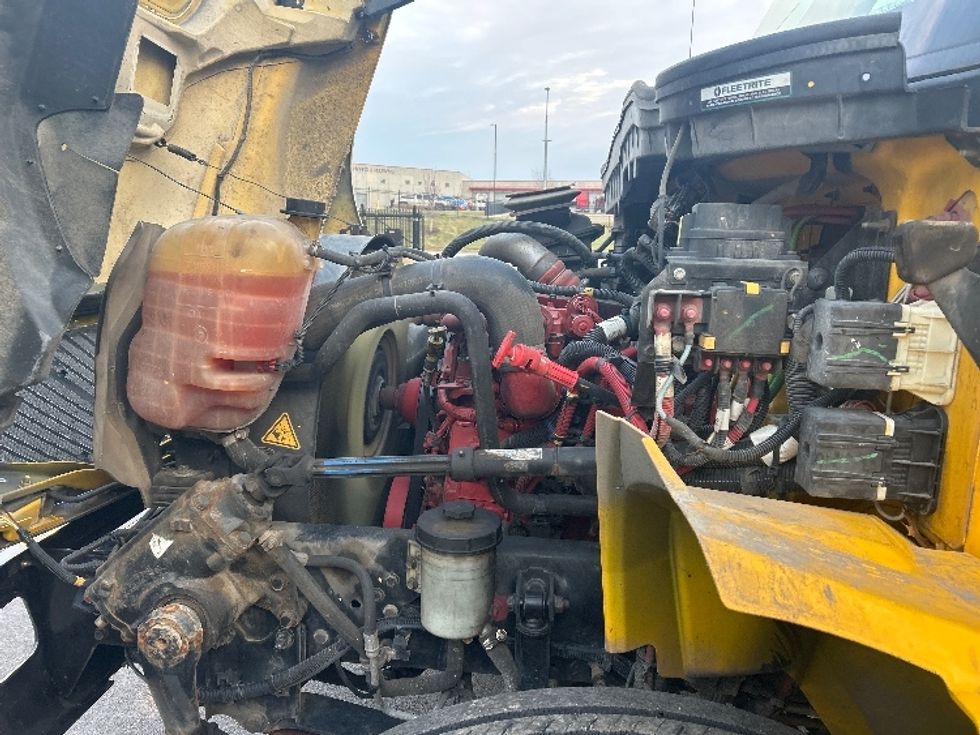 Medium Duty Box Truck-Light and Medium Duty Trucks-International-2021-MV607-Kansas City-MO-217,435\n\t\tmiles-$ 39,750 - Image 23