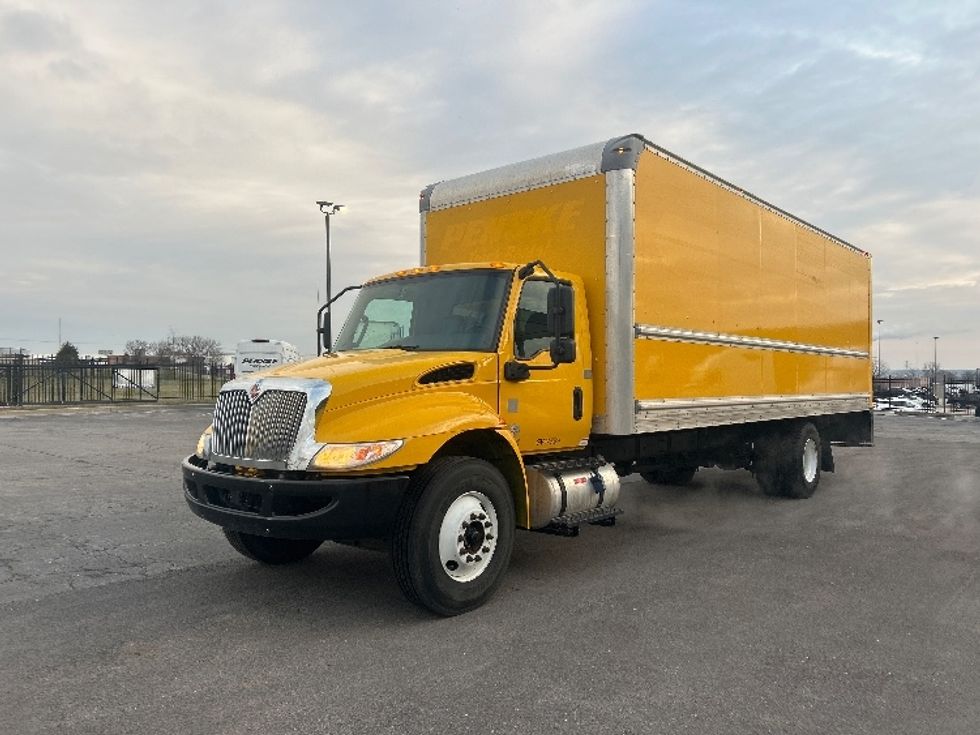 Medium Duty Box Truck-Light and Medium Duty Trucks-International-2021-MV607-Kansas City-MO-217,435\n\t\tmiles-$ 39,750 - Image 3