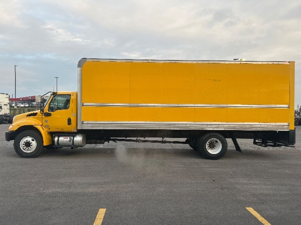Medium Duty Box Truck-Light and Medium Duty Trucks-International-2021-MV607-Kansas City-MO-217,435\n\t\tmiles-$ 39,750 - Image 4