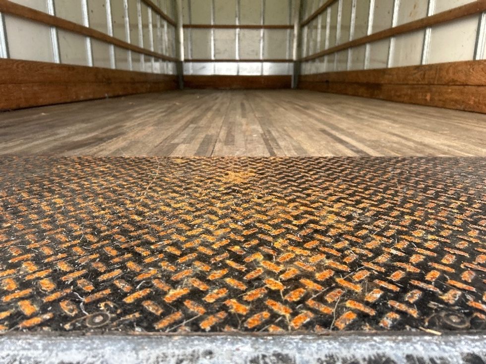 Medium Duty Box Truck-Light and Medium Duty Trucks-International-2021-MV607-Kansas City-MO-217,435\n\t\tmiles-$ 39,750 - Image 9