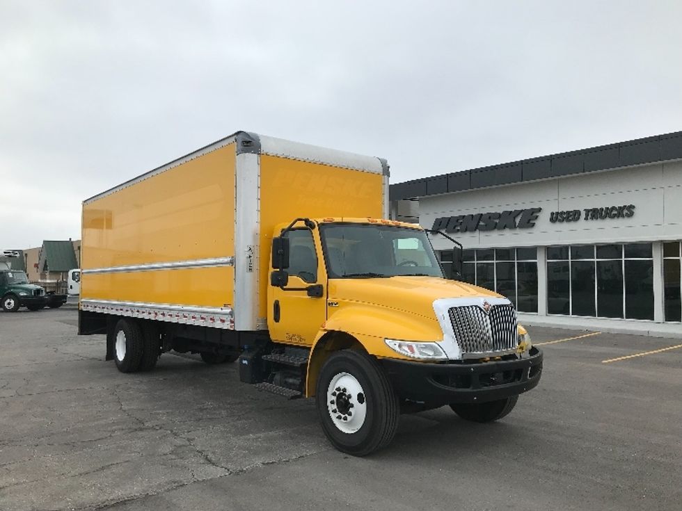Medium Duty Box Truck-Light and Medium Duty Trucks-International-2021-MV607-Kansas City-MO-219,190\n\t\tmiles-$ 39,500 - Image 1