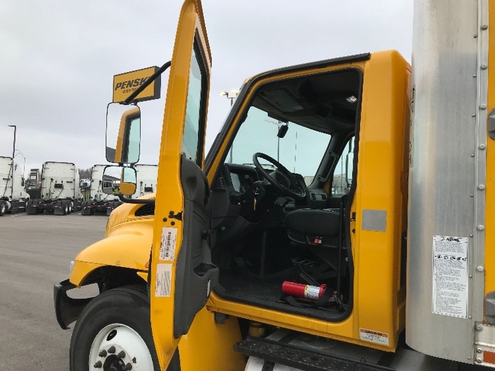 Medium Duty Box Truck-Light and Medium Duty Trucks-International-2021-MV607-Kansas City-MO-219,190\n\t\tmiles-$ 39,500 - Image 16