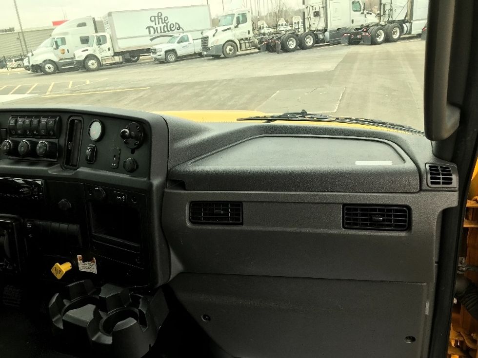 Medium Duty Box Truck-Light and Medium Duty Trucks-International-2021-MV607-Kansas City-MO-219,190\n\t\tmiles-$ 39,500 - Image 21