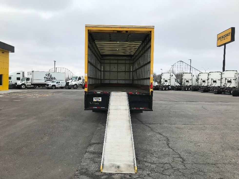 Medium Duty Box Truck-Light and Medium Duty Trucks-International-2021-MV607-Kansas City-MO-219,190\n\t\tmiles-$ 39,500 - Image 9