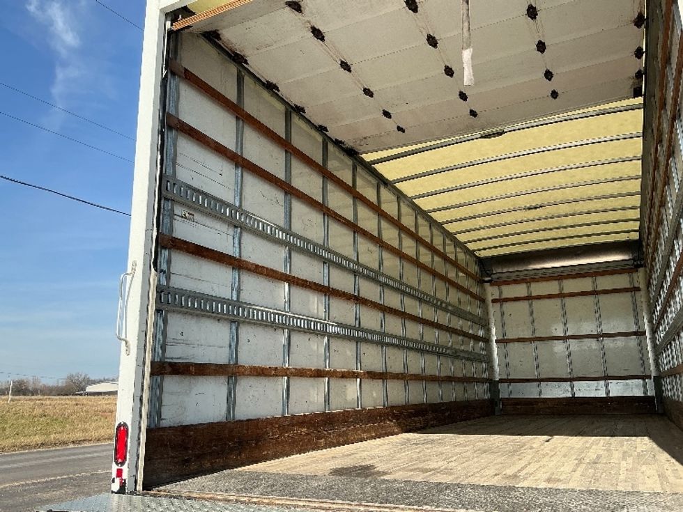 Medium Duty Box Truck-Light and Medium Duty Trucks-International-2021-MV607-Kansas City-MO-226,946\n\t\tmiles-$ 46,250 - Image 11