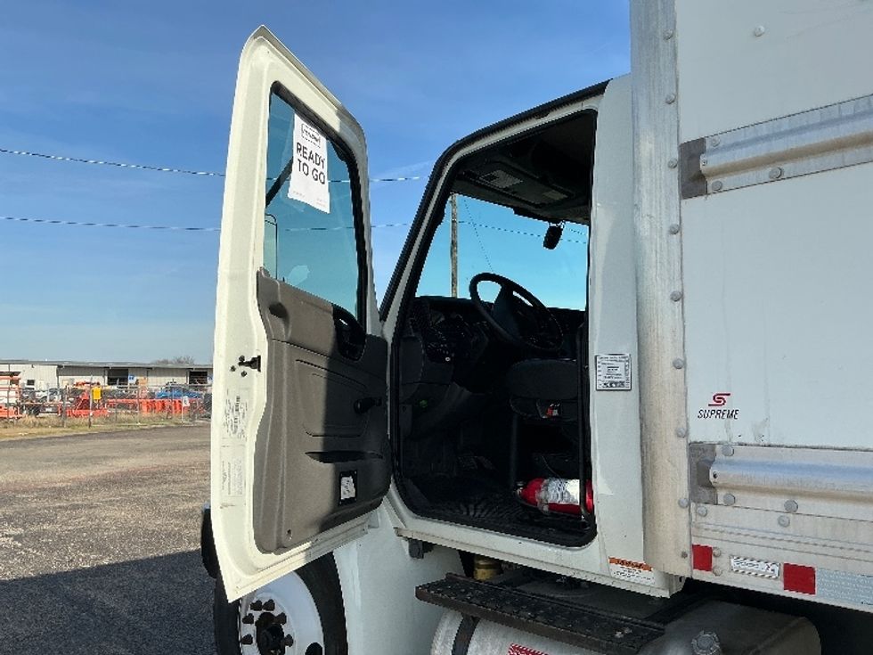 Medium Duty Box Truck-Light and Medium Duty Trucks-International-2021-MV607-Kansas City-MO-226,946\n\t\tmiles-$ 46,250 - Image 16