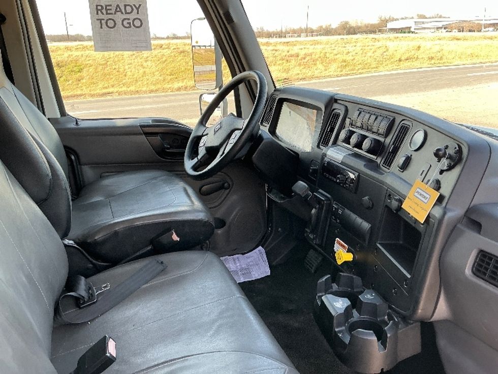 Medium Duty Box Truck-Light and Medium Duty Trucks-International-2021-MV607-Kansas City-MO-226,946\n\t\tmiles-$ 46,250 - Image 22