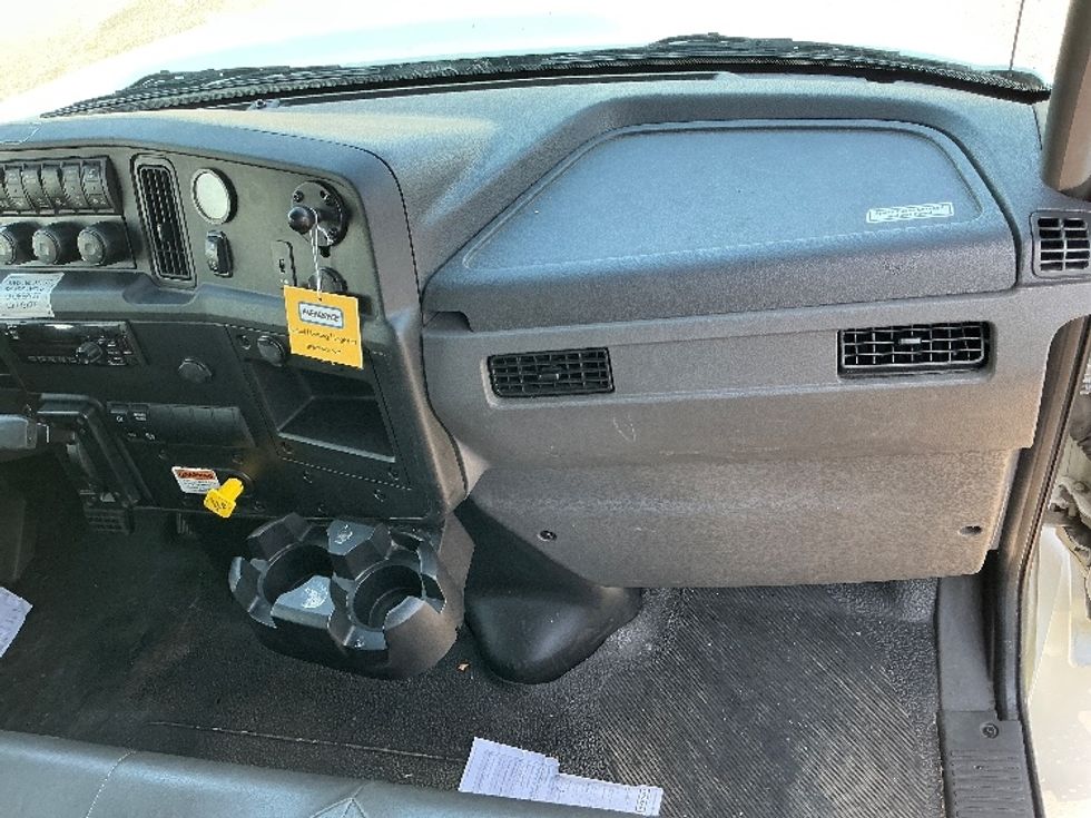 Medium Duty Box Truck-Light and Medium Duty Trucks-International-2021-MV607-Kansas City-MO-226,946\n\t\tmiles-$ 46,250 - Image 21