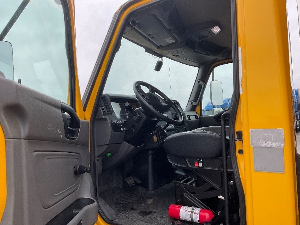 Medium Duty Box Truck-Light and Medium Duty Trucks-International-2021-MV607-Kansas City-MO-239,139\n\t\tmiles-$ 36,500 - Image 15