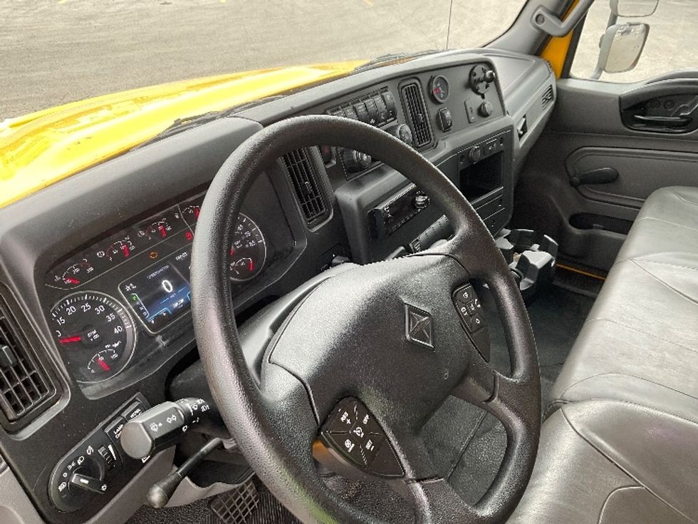 Medium Duty Box Truck-Light and Medium Duty Trucks-International-2021-MV607-Kansas City-MO-239,139\n\t\tmiles-$ 36,500 - Image 17