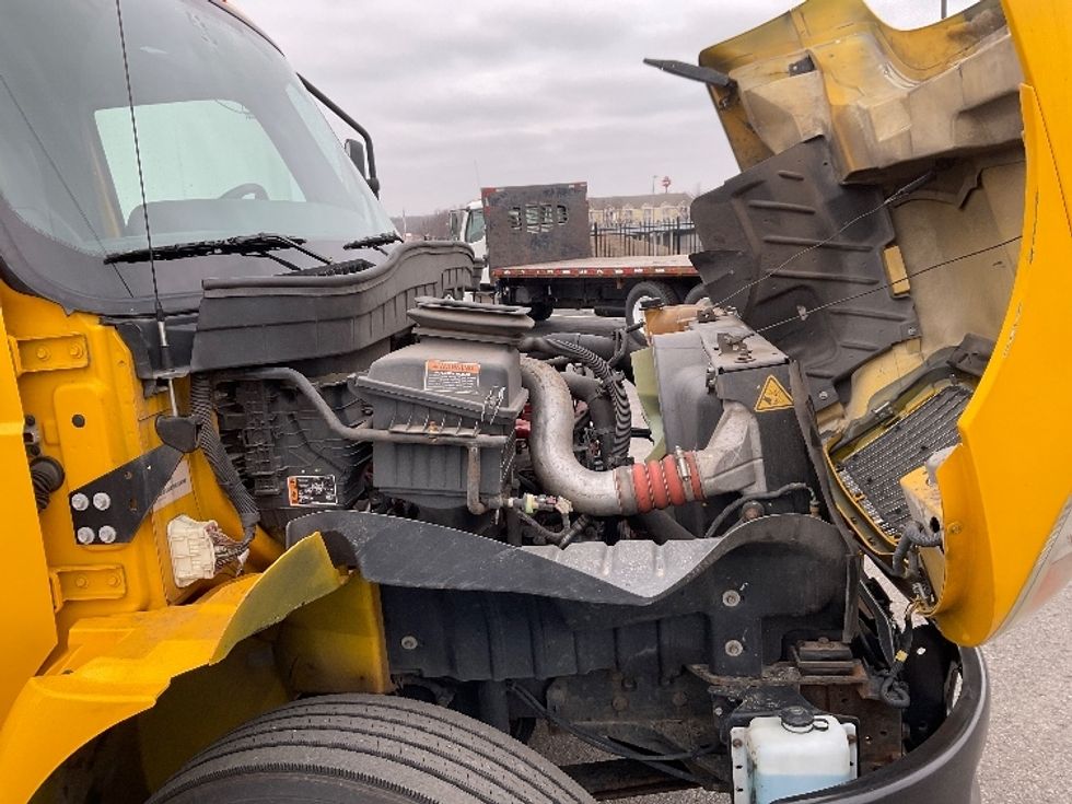 Medium Duty Box Truck-Light and Medium Duty Trucks-International-2021-MV607-Kansas City-MO-239,139\n\t\tmiles-$ 36,500 - Image 22