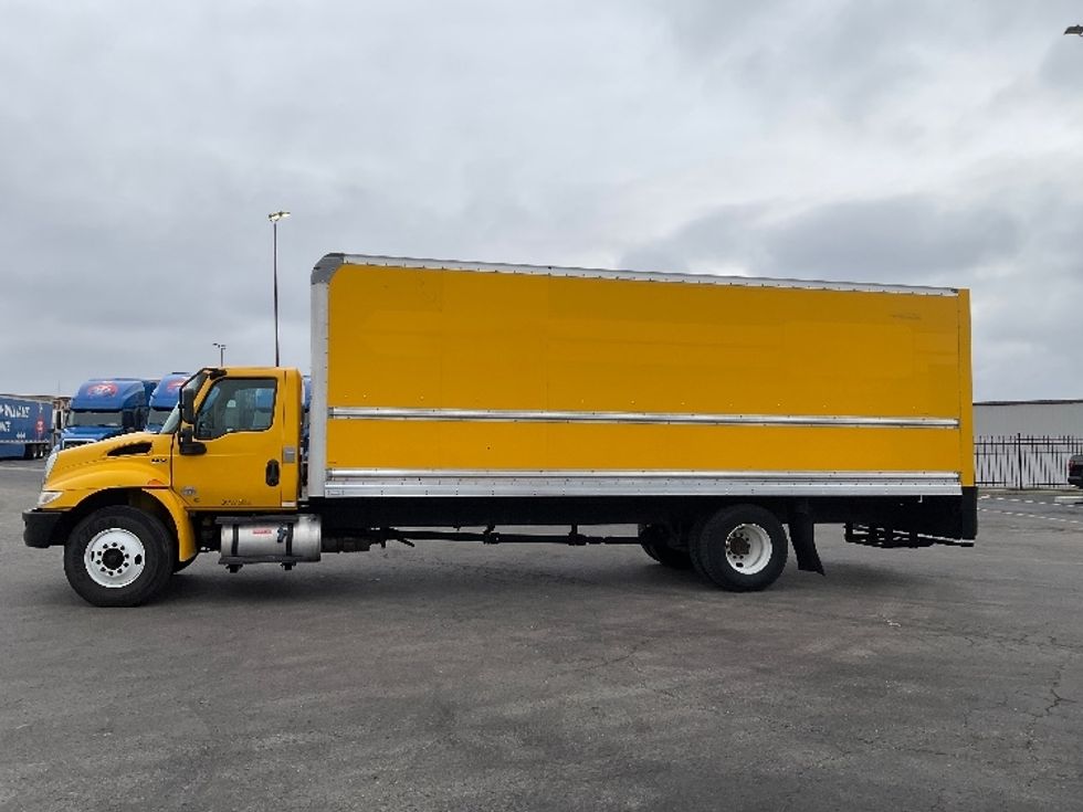 Medium Duty Box Truck-Light and Medium Duty Trucks-International-2021-MV607-Kansas City-MO-239,139\n\t\tmiles-$ 36,500 - Image 4
