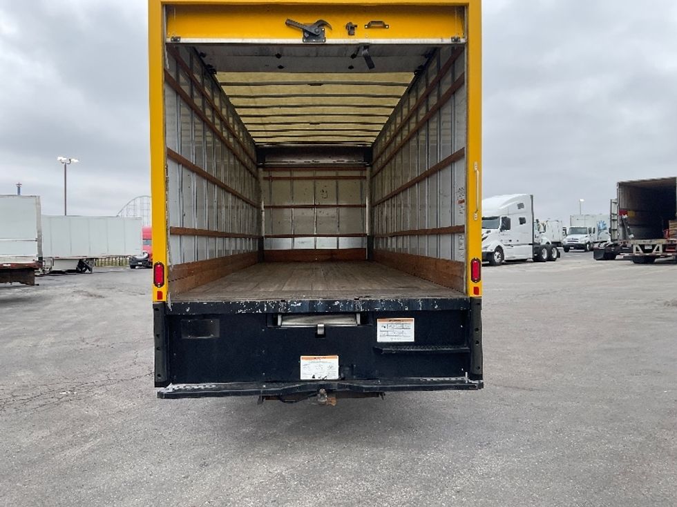 Medium Duty Box Truck-Light and Medium Duty Trucks-International-2021-MV607-Kansas City-MO-239,139\n\t\tmiles-$ 36,500 - Image 8