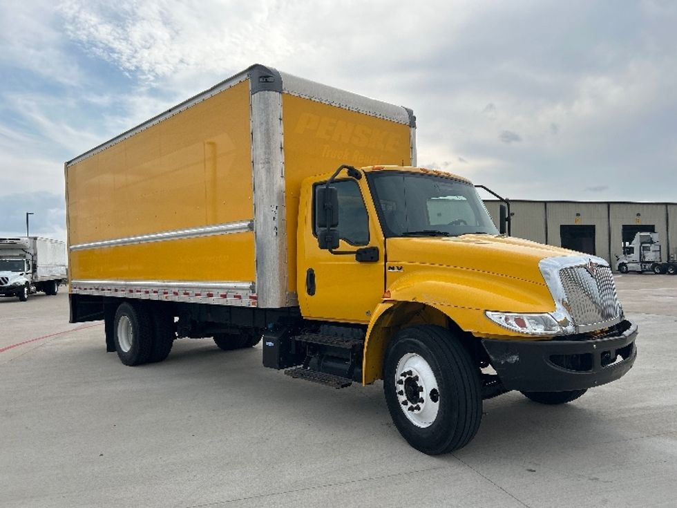Medium Duty Box Truck-Light and Medium Duty Trucks-International-2021-MV607-Katy-TX-176,500\n\t\tmiles-$ 39,500 - Image 1