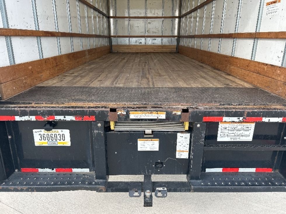 Medium Duty Box Truck-Light and Medium Duty Trucks-International-2021-MV607-Katy-TX-176,500\n\t\tmiles-$ 39,500 - Image 10